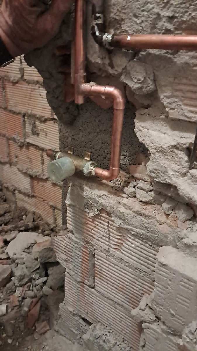 No somos solo fontaneros somos los detectives que su hogar necesita para anticiparse al desastre