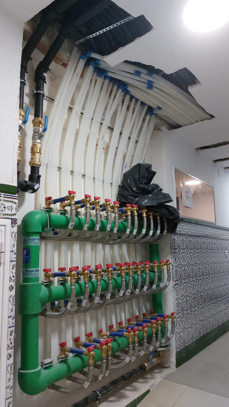 Cuadro de fontanería en colegio 