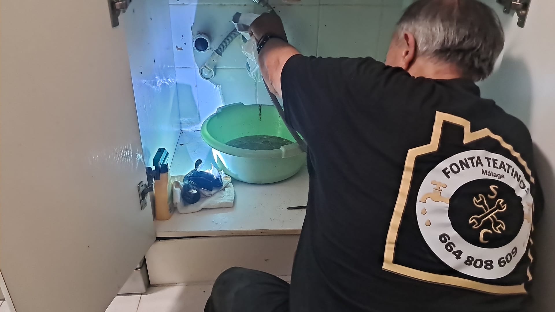 Instalación de lavabos en Fuengirola: soluciones rápidas y limpias para baños, viviendas y comunidades 1 WhatsApp Image 2026 08 03 at 4.20.16 PM